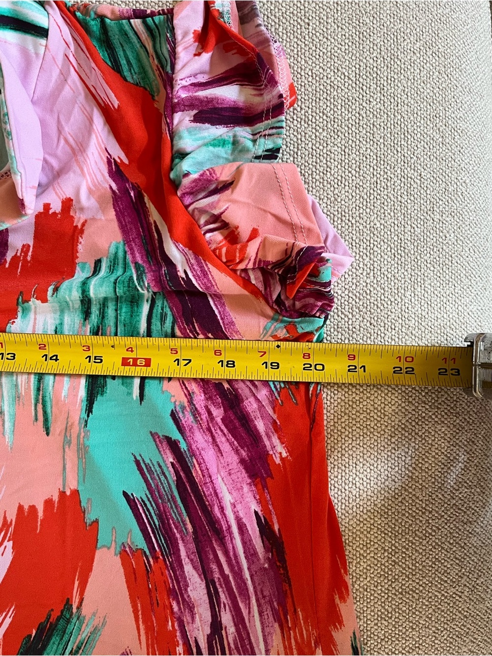 Multi color Abstract Pattern Flutter Short Sleeve Top Blouse Size Medium NWOT - Picture 6 of 15